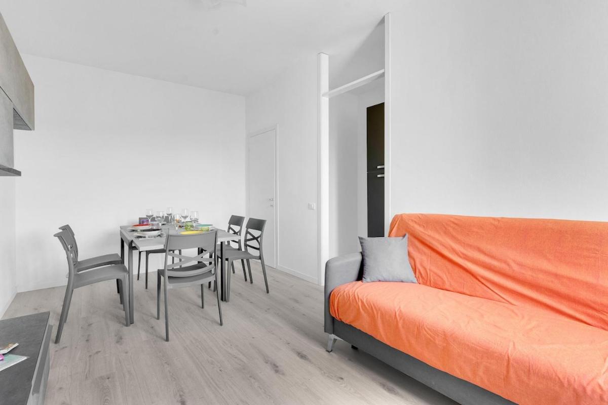 Appartamento Metro M2 Famagosta-appartamento X5-self Check-in Milano